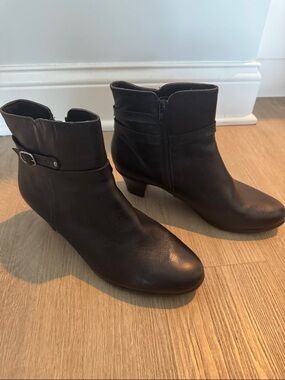 Munro Black Leather Ankle Booties with Buckle Strap